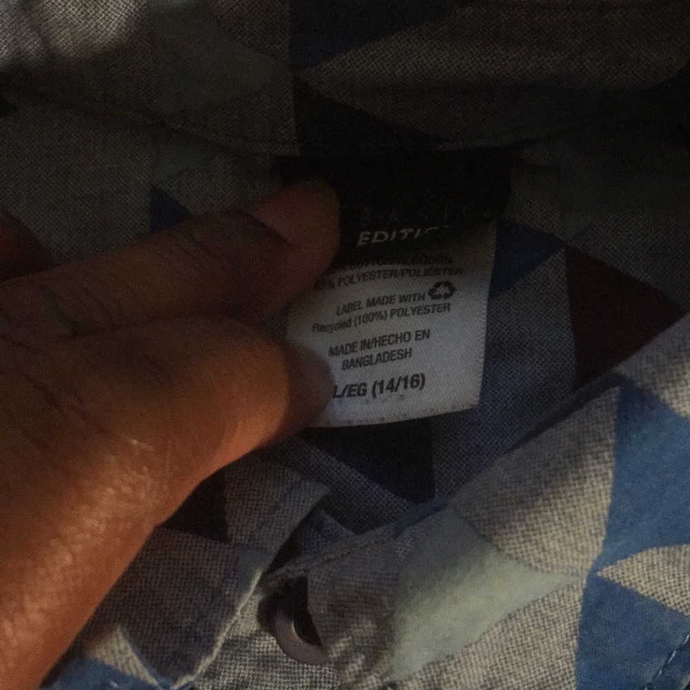 Two button down shirt - Picture 3 of 5